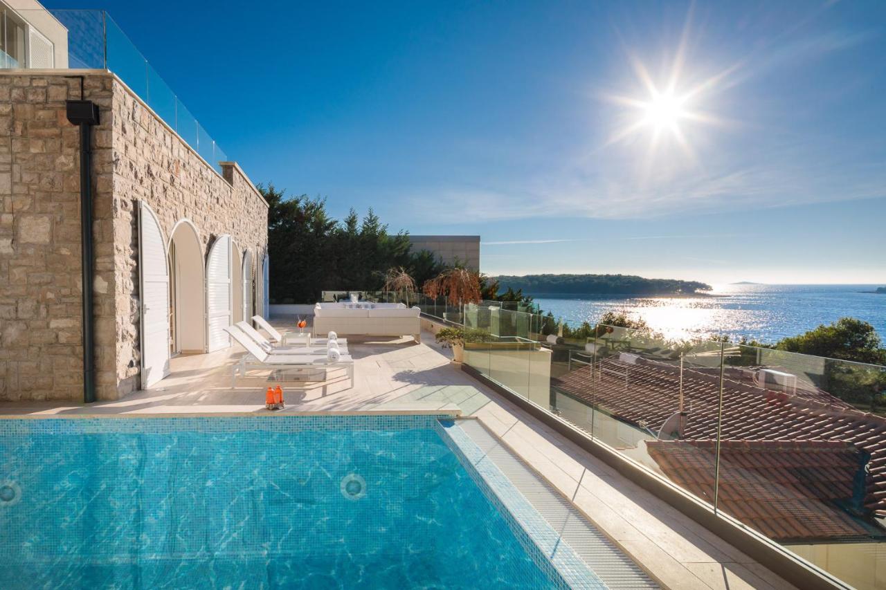 Luxury Seafront Villa Primosten Glamour With Private Pool, Sauna And Gym At The Beach In פרימוסטן מראה חיצוני תמונה