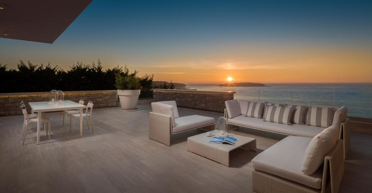 Luxury Seafront Villa Primosten Glamour With Private Pool, Sauna And Gym At The Beach In פרימוסטן מראה חיצוני תמונה